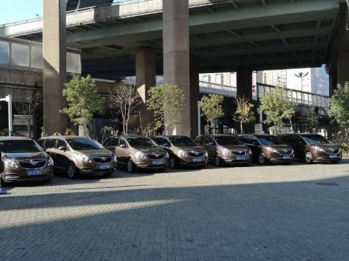 7座別克商務(wù)車(chē)